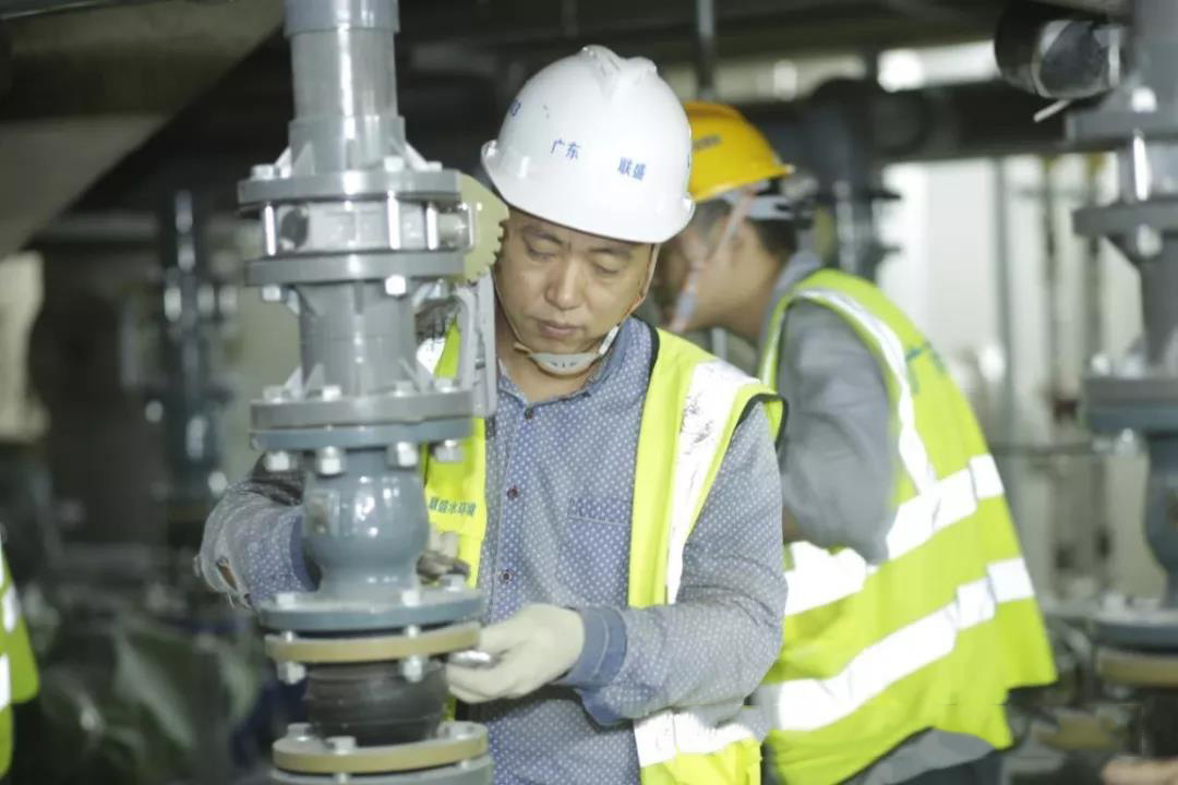 “重庆之帆” 上即将呈现国内海拔最高无边际泳池 “重庆之帆” 上即将呈现国内海拔最高无边际泳池